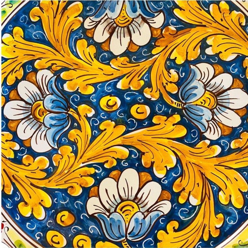 Prato ornamental em estilo barroco e flores feitas e decoradas à mão - diâmetro 45 cm - 