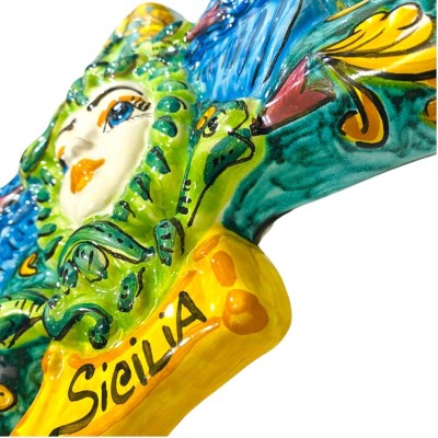 Trinacria z ręcznie zdobionej ceramiki sycylijskiej, wysokość ok. 35 cm. tło verdigris i żółta dekoracja barokowa - 