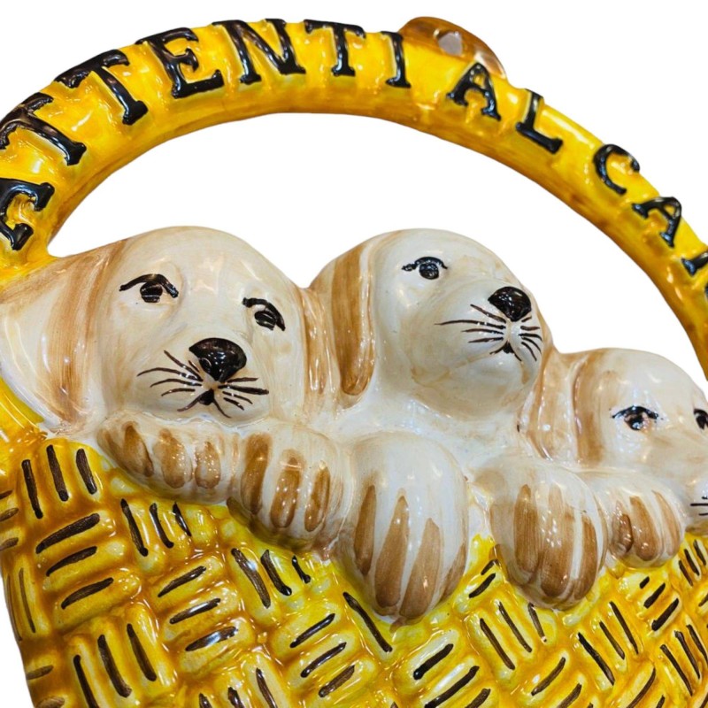 Appendino in pregiata ceramica siciliana Cesta paniere con cuccioli e scritta ATTENTI AL CANE - altezza cm 29 - 