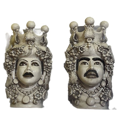 Pair van Caltagirone Moro Heads met Crown, Bladeren en Bloemen, antieke witte kleur, lengte 48 cm