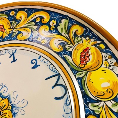 Horloge en céramique Caltagirone - Ø environ 45 cm Complet à décor d'engrenages, de citrons et de grenades sur fond bleu