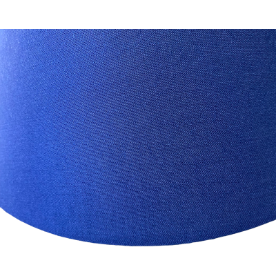 Sizilianische Tannenzapfenlampe in antikem Blau und barockem, verziertem Gelb und Blumen auf blauem Hintergrund – Höhe c