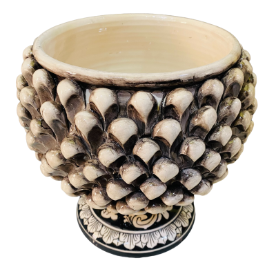 Caltagirone Half Pigna Vase Antikweiß, mit 4 Größenoptionen (1 Stück), Stiel mit weißem Barockdekor auf schwarzem Hinter