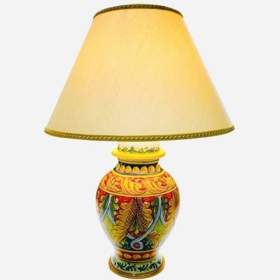 Lampa ceramiczna Caltagirone, wys. ok. 65 cm. Barokowa dekoracja wstążki, tło niebieskie i czerwone - 