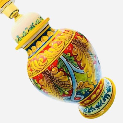 Lámpara de cerámica Caltagirone, altura aprox. 65 cm. Decoración de cinta barroca, fondo azul y rojo. - 
