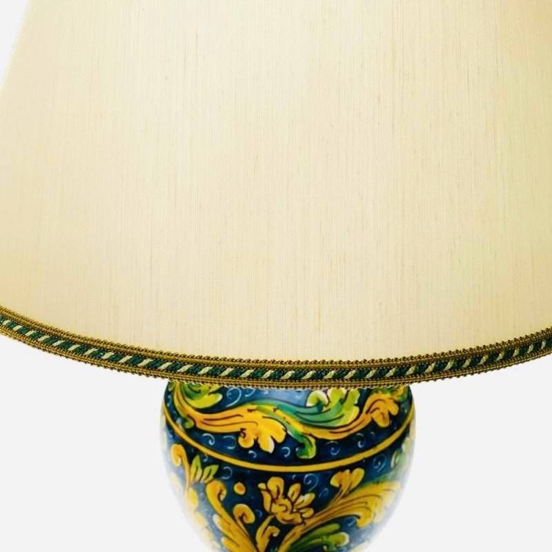 Lume in ceramica di Caltagirone fondo Blu cobalto decoro Barocco e Fiori - altezza circa 65 cm - 