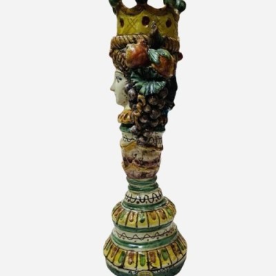 Castiçal Giano Bifronte Cabeça siciliana marrom escura com duas faces, cerâmica Caltagirone, verde vermelho e amarelo - 
