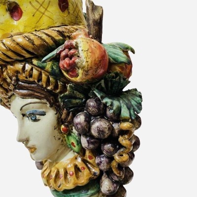 Castiçal Giano Bifronte Cabeça siciliana marrom escura com duas faces, cerâmica Caltagirone, verde vermelho e amarelo - 