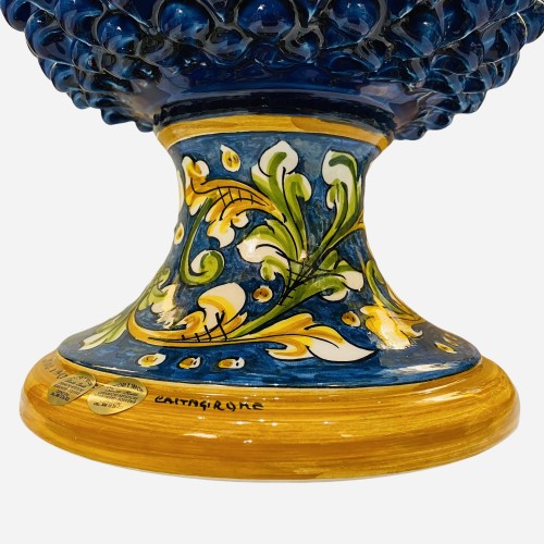 Pomme de pin sicilienne h 40 cm en céramique fine de Caltagirone, couleur bleu antique avec base décorée -  2