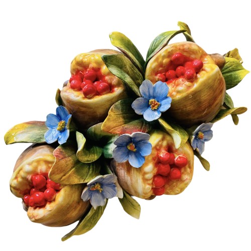Bundle with large pomegranates and ceramic flowers made and decorated by hand - Measures 33x18 cm -  2