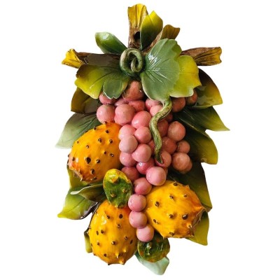 Fascio con Ficodindia e Uva in ceramica realizzato e decorato a mano - Misure cm 32x20 - 