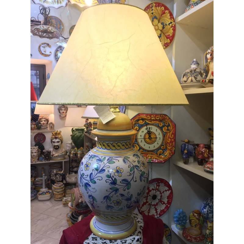 Lámpara de cerámica fina hecha a mano con decoración floral del siglo XVII - altura 70 cm - 
