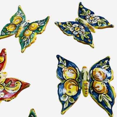 Hand-decorated Caltagirone ceramic butterfly to hang, 10 cm - 