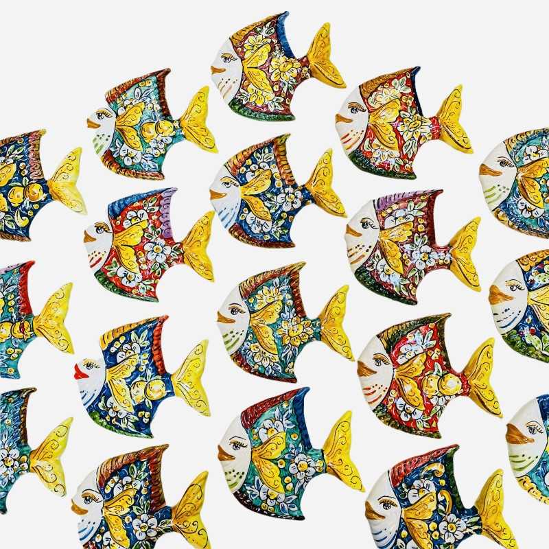 Pesce in ceramica di Caltagirone decorato a mano - Misura grande cm 18X17 - un soggetto del colore a scelta - 