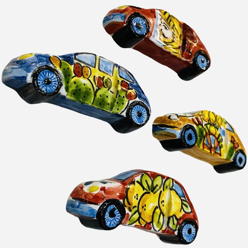 Ceramiczny magnes samochodowy Fiat 500, Caltagirone, dekoracja sycylijska, dł. 7,5 x 3,5 (1 sztuka) - 