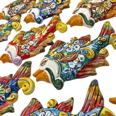 Handdekorerad Caltagirone keramisk fisk - Storlek på 21x15 - ett ämne av den valda färgen - 