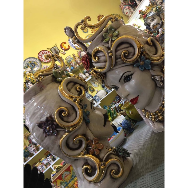 Paar Moorköpfe aus Caltagirone mit Blumenapplikationen – Gold, Platin und Perlmutt, Höhe 50 cm - 