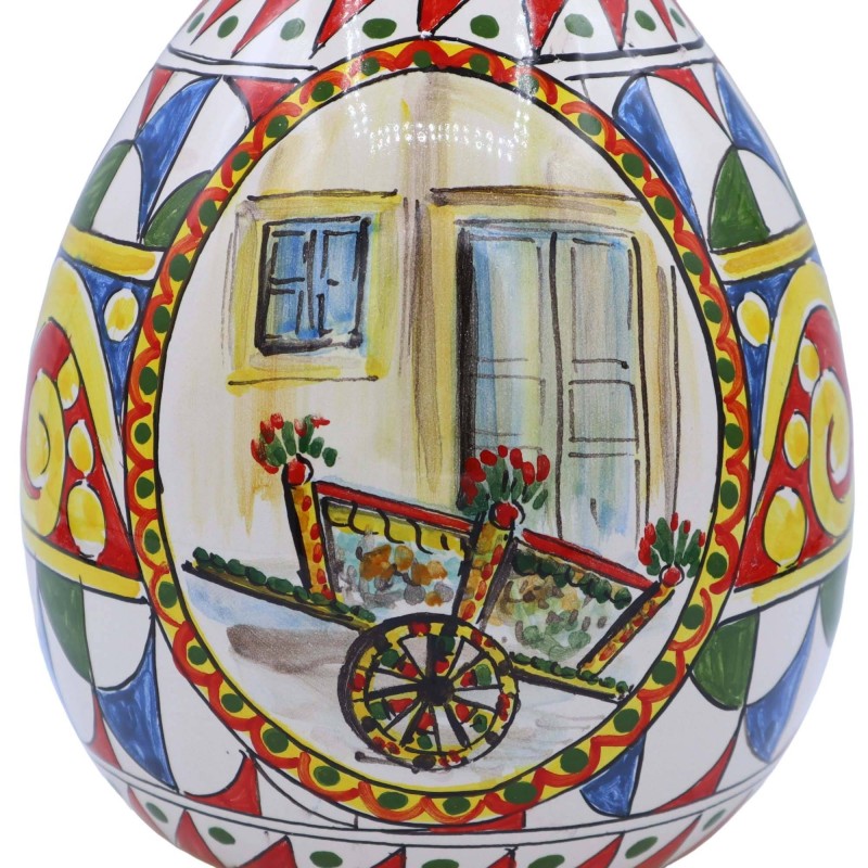 Ovo de cerâmica Caltagirone, decoração estilo carrinho siciliano com fundo miniatura vermelho e amarelo, altura aproxima