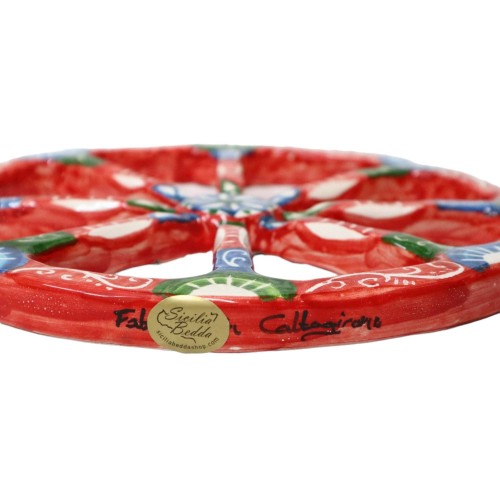 Sizilianisches Wagenrad aus Caltagirone-Keramik, ca. Ø 23 cm. roter und blauer Hintergrund -  2