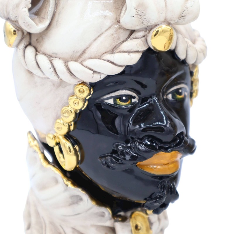 Moro Caltagirone hoofden met kroon, Bianco Anticato en geameleerde details in 24 mm goud, Height 20cm approx. Modder AK 