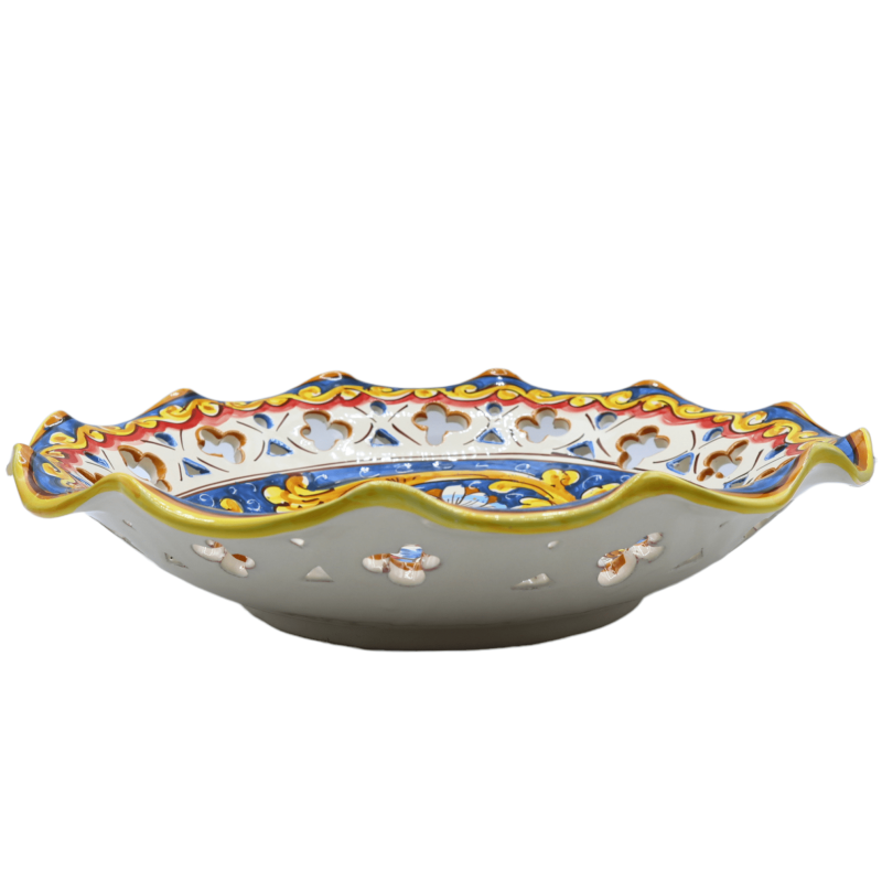 Centro de mesa em cerâmica Caltagirone, decoração barroca recortada e perfurada com flor sobre fundo azul, mede cerca de
