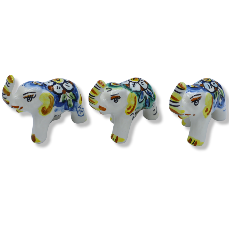 Éléphant en céramique de Caltagirone, environ 7 cm de hauteur. Décoration et couleur aléatoires - 