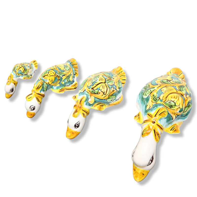 Conjunto de 4 patos de cerámica sicilianos decorados a mano al revés - 