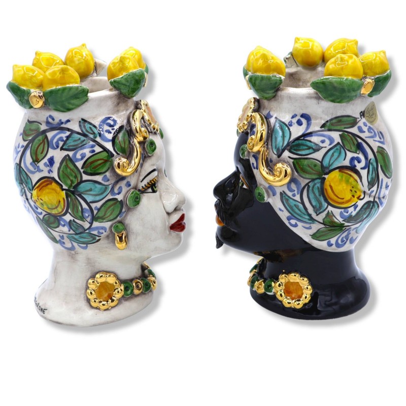 Paire de têtes de lande de Caltagirone avec couronne, décoration de citrons et détails en émail OR pur 24K, h environ 20