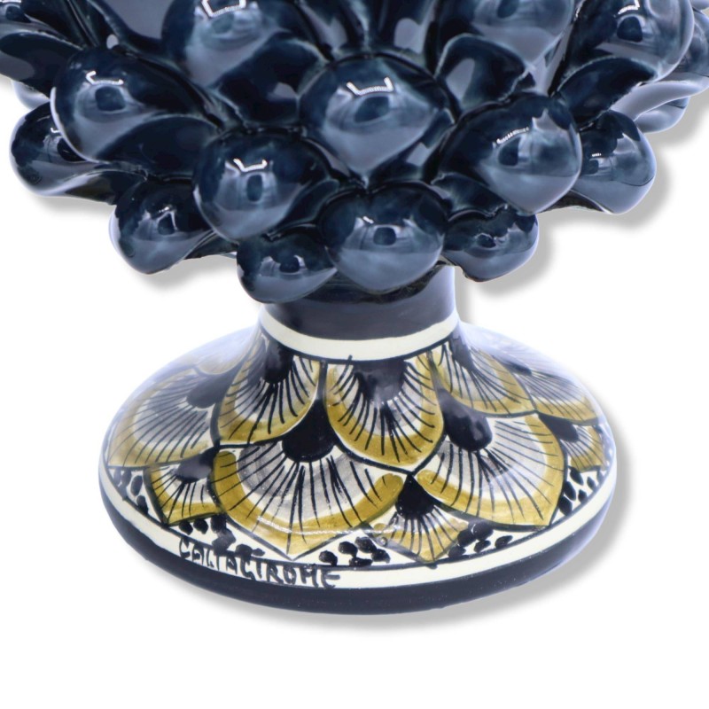 Piña siciliana de cerámica de Caltagirone, de aprox. 20/22 cm de altura. Gris perla, decoración aleatoria en el tallo - 
