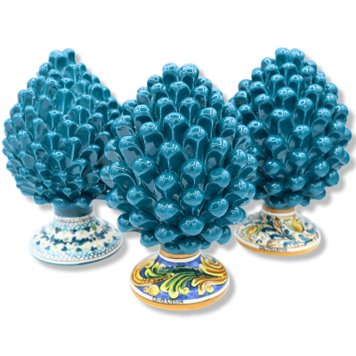 Siciliansk keramisk kotte från Caltagirone, h ca 20/22 cm. (1st) Kricka med slumpmässig dekorationsstam - 