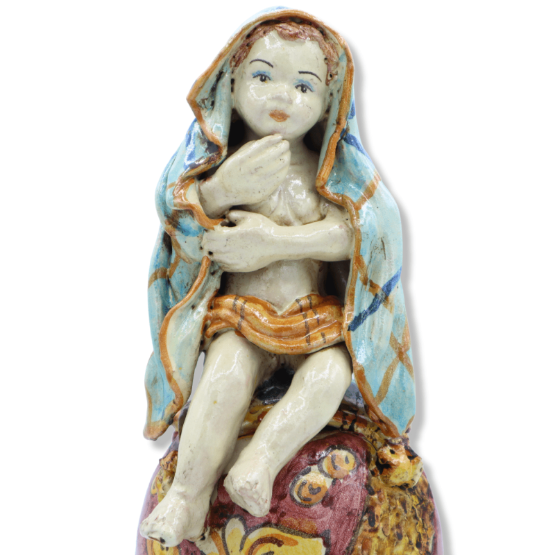 Putto auf Kugel aus Caltagirone-Keramik, barockes Dekor auf rotem Grund, antike matte Glasur – Höhe ca. 30 cm Mod SCR - 