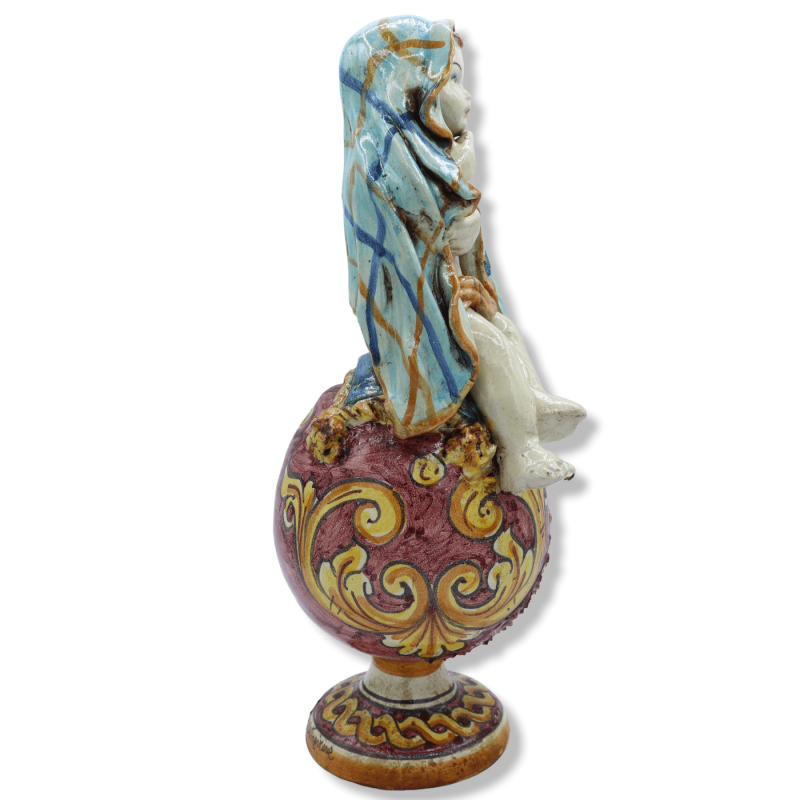 Putto på keramisk boll av Caltagirone, barockdekoration på röd bakgrund, antikt matt emalj - Höjd cirka 30 cm Mod SCR - 