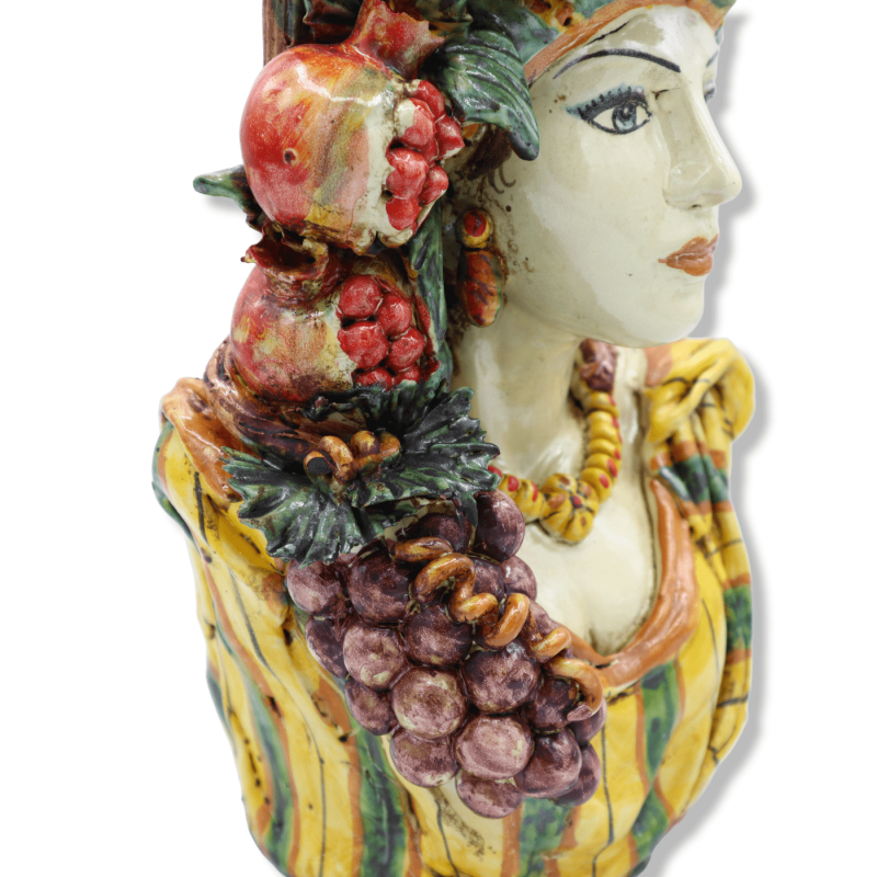Buste de femme en céramique de Caltagirone avec couronne, raisins et grenade, environ h 30 cm. Mod SCR - 