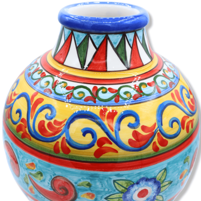 Vas i fin keramik av Caltagirone, Sicilian cart dekoration som visar en Paladino, diameter 25 cm ca. Mod Mod - 