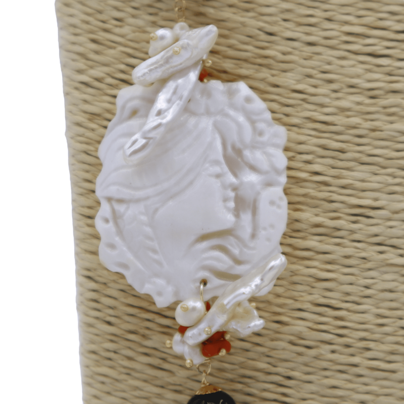 Collier avec pierres d'onyx, camée avec nacre et corail, longueur environ 75 cm - 