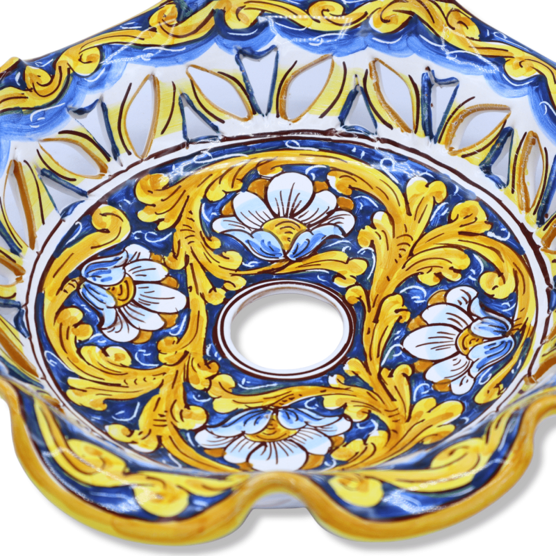 Caltagirone keramisk ljuskrona tallrik, bågad och perforerad, med olika storleksalternativ (1 st) Barock- och Blomsterde