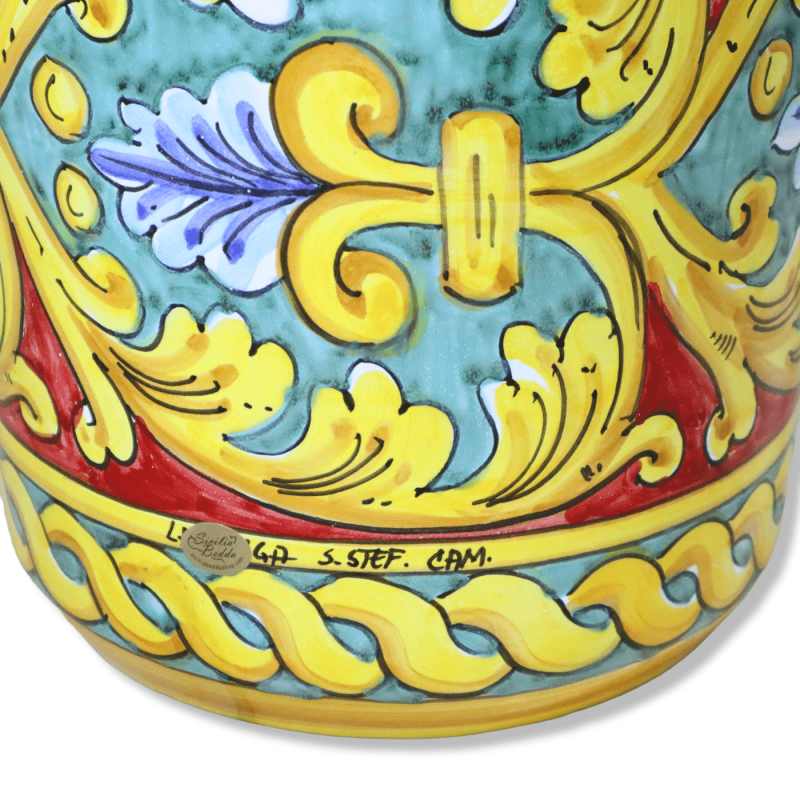 Suporte cilíndrico para guarda-chuvas em cerâmica fina perfurada, aprox. 50 cm. Decoração barroca sobre fundo vermelho -