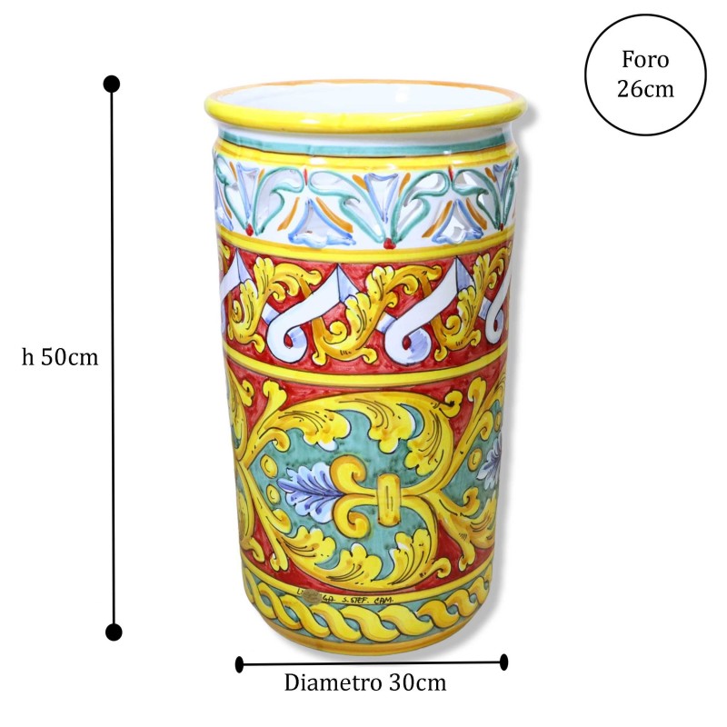 Suporte cilíndrico para guarda-chuvas em cerâmica fina perfurada, aprox. 50 cm. Decoração barroca sobre fundo vermelho -