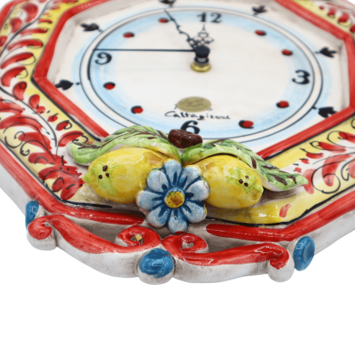 Caltagirone keramische klok - h 36 cm ca. Compleet met tandwiel, rode 17e eeuwse decoratie en citroenapplicaties - 