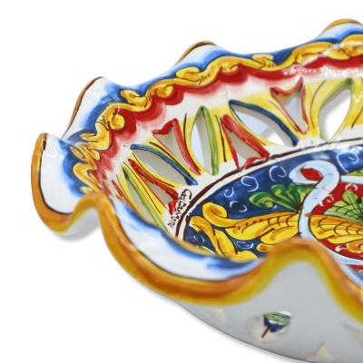 Ceramiczny żyrandol Caltagirone, ząbkowany i perforowany, z różnymi rozmiarami (1 szt.) barokową dekoracją i wstążką - 