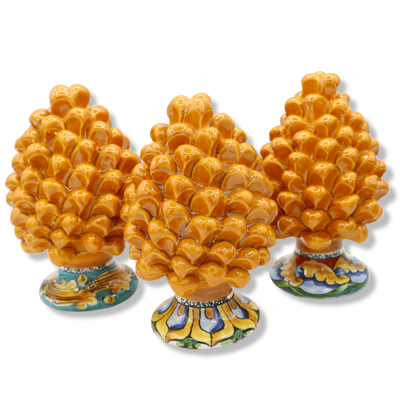 Szyszka sycylijska Caltagirone, wys. ok. 15 cm. (1 szt.) Pomarańczowy, łodyga z losową dekoracją - 