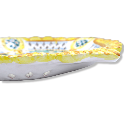 Tafelaufsatz aus Caltagirone-Keramik, gewellt und perforiert, barocke Verzierung und Blumen, Breite ca. 40 cm. BR-Mod - 