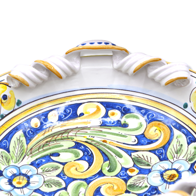 Centro de mesa de cerámica Caltagirone, asas de antorcha con decoración barroca y flores, ancho aproximado 40 cm. Modelo