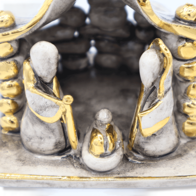 Antigo presépio em cerâmica branca Caltagirone com detalhes em esmalte ouro puro 24k, 10 cm de largura - Mod AK - 