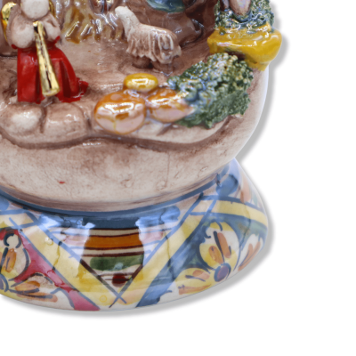 Presepe in pregiata ceramica di Caltagirone in uovo, h 14 cm ca. decori in smalto oro zecchino 24k e madreperla - 