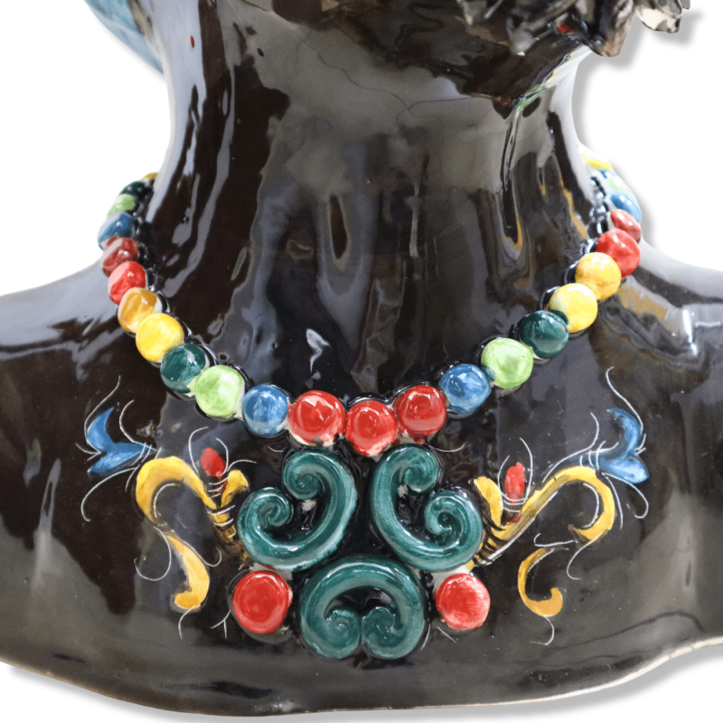 Paire de bustes en céramique de Caltagirone à couronne et décor XVIIème siècle, environ h 50 cm. Mod CN - 