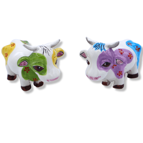 Vaca en fina cerámica siciliana, disponible en dos decoraciones, Ancho 9 cm - Alto 6 cm aprox. (1 uds) modelo SM - 