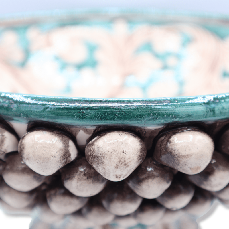 Alzata Pigna in ceramica di Caltagirone, Bianco anticato e verderame, decoro Barocco - Ø 32 cm, h 19 cm ca. Mod TD - 