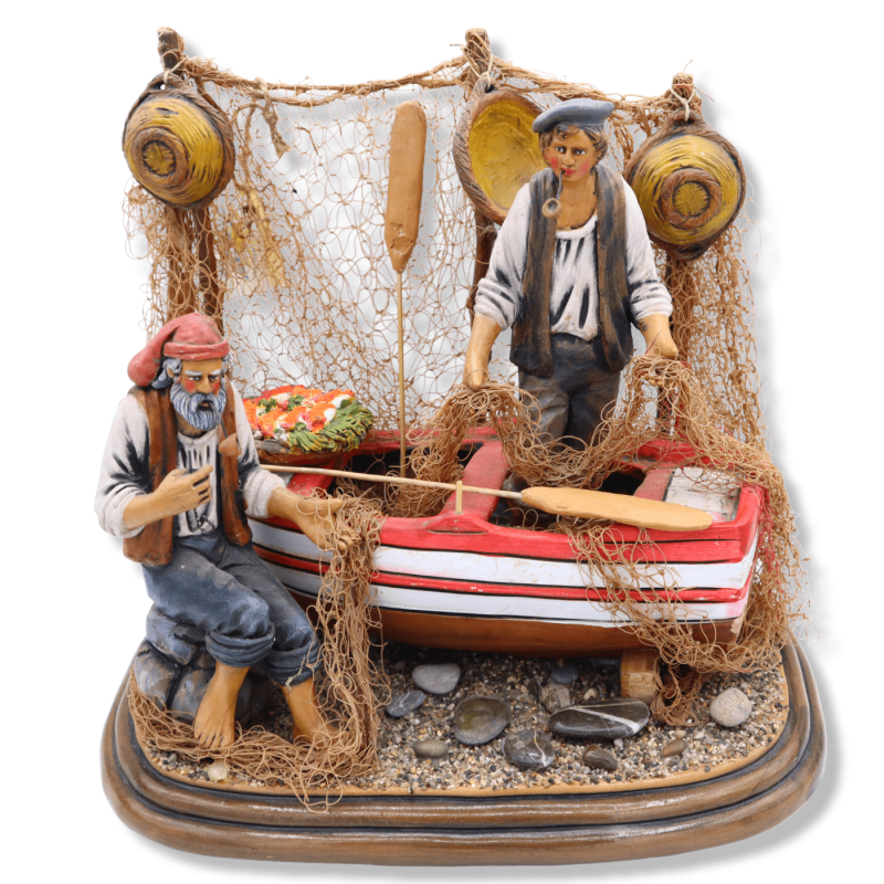 Barca con Pescatori in pregiata ceramica Siciliana, riccamente decorata, Larghezza 30 cm, altezza 28 cm ca. Mod BZ - 