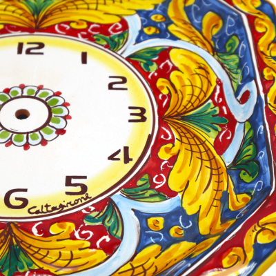 Orologio ottagonale in ceramica Caltagirone, L 30 cm ca. Completo di Ingranaggio, decoro barocco blu e rosso - 